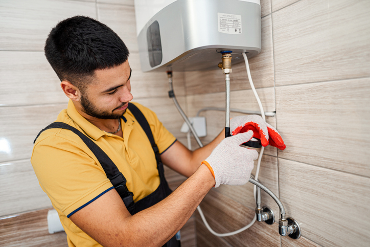 How Tankless Water Heater Services Support Modern, Efficient Homes